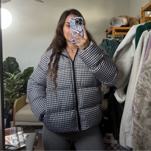 Forever 21 Puffer Jacket Size medium